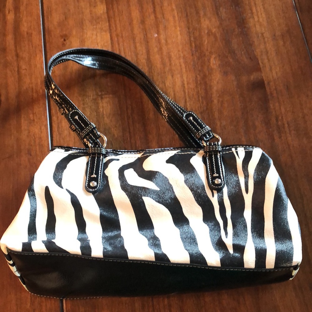 Nine & Co Purse - Picture 8 of 10